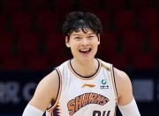 英雄联盟总决赛-76人横扫四川队，王哲林高光表现