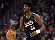 -老鹰小将特雷-杨在比赛中暴砍+