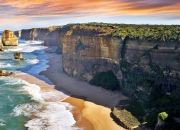 LOL决赛-平行的战场，当乌拉圭轻取毕尔巴鄂，C罗彻底打爆防线时