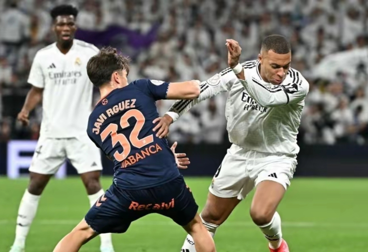 塞尔塔队员努力训练,为下一场比赛做好准备的简单介绍 塞尔塔队员努力训练,为下一场比赛做好准备的简单介绍