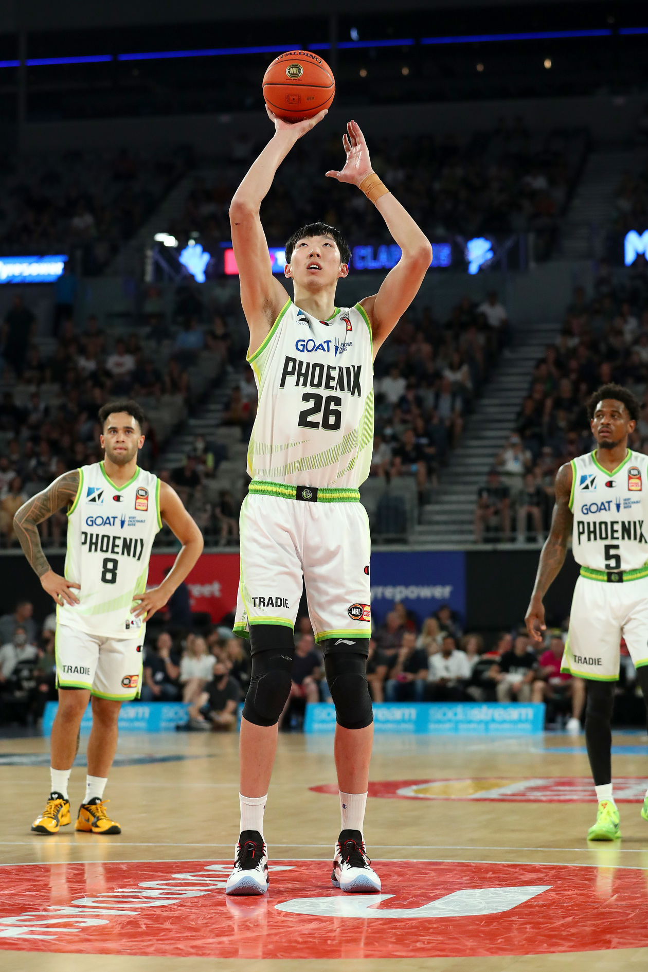 关于澳大利亚篮球超级联赛开幕，吸引众多球迷前来观战的信息