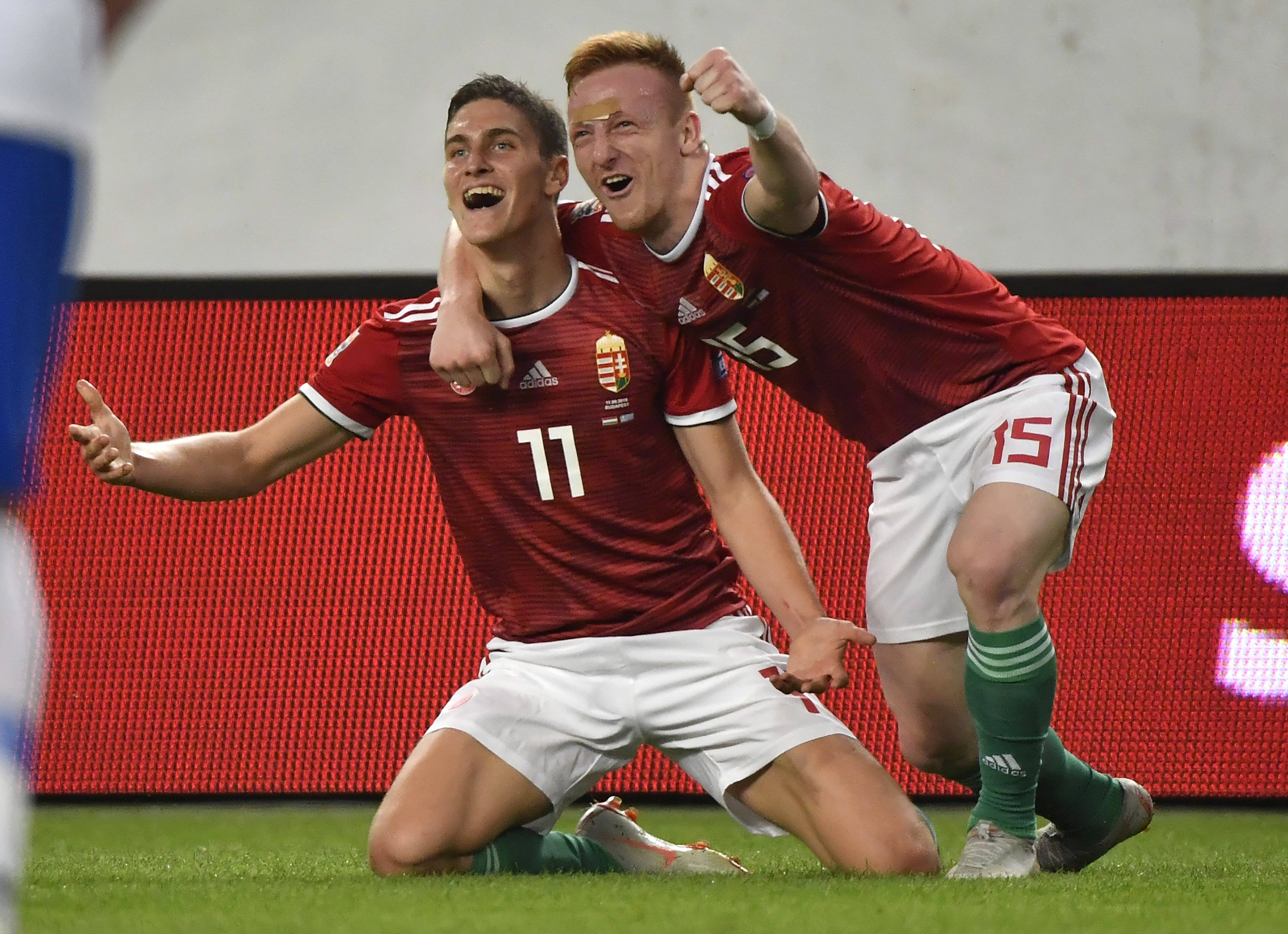 荷兰队主场大胜奥地利继续领跑 荷兰队主场大胜奥地利继续领跑