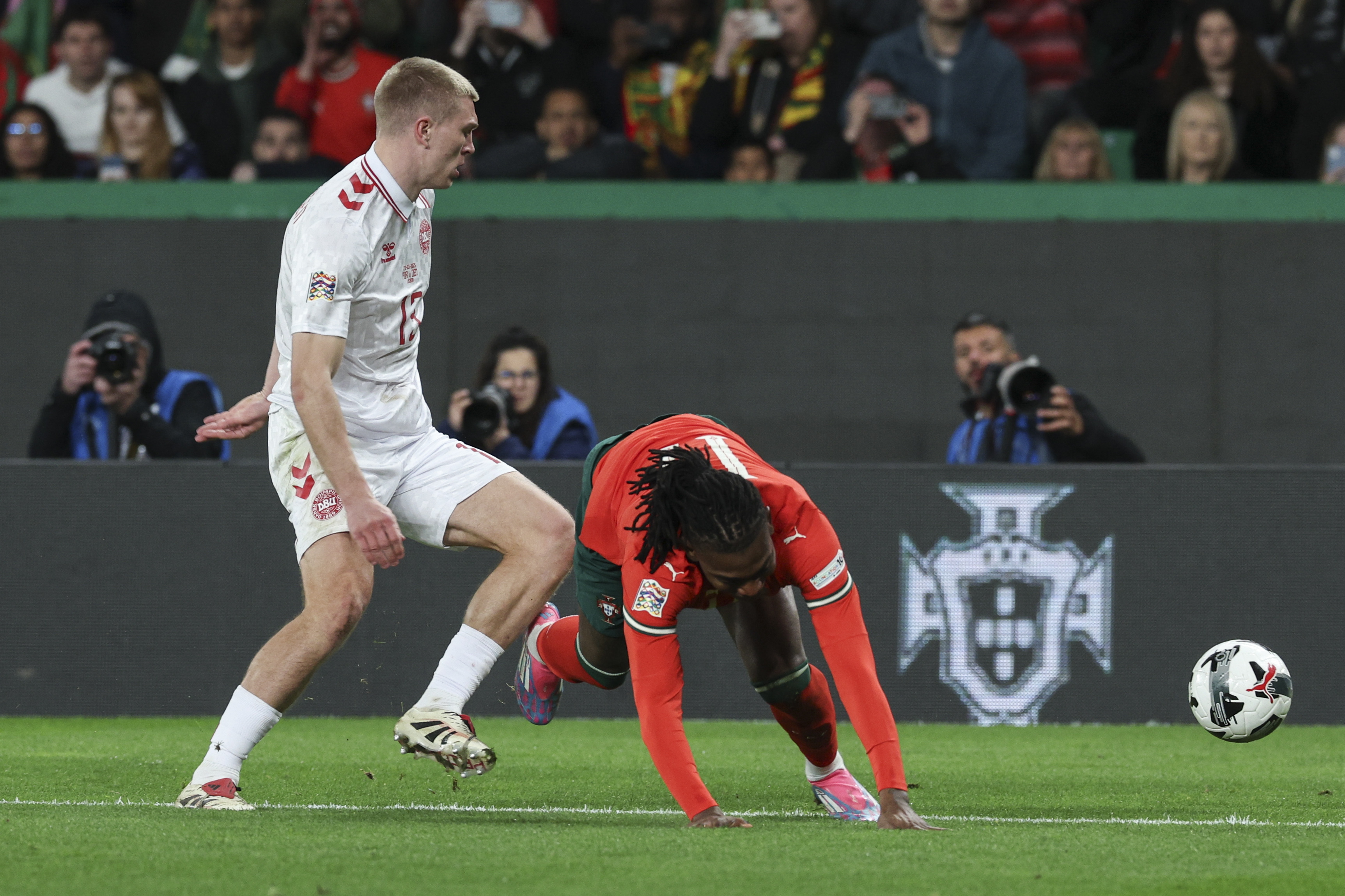 葡萄牙队力克土耳其,晋级欧洲杯决赛 葡萄牙队力克土耳其,晋级欧洲杯决赛