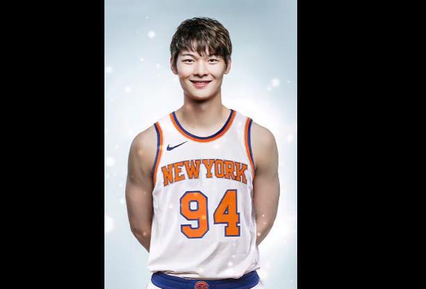 76人横扫四川队,王哲林高光表现 76人横扫四川队,王哲林高光表现