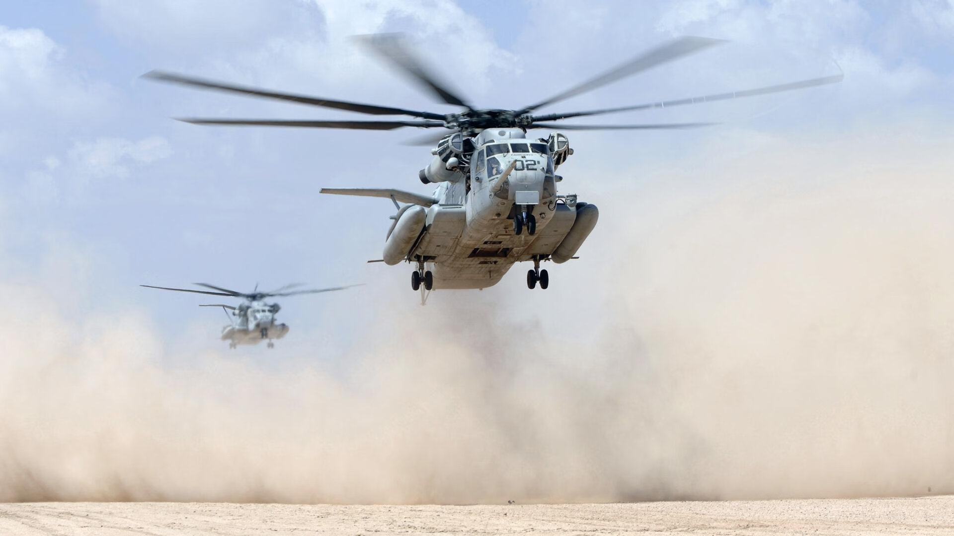 虚无利刃对决王朝铁壁，当利拉德的绝命三分射穿广东宏远的钢铁丛林